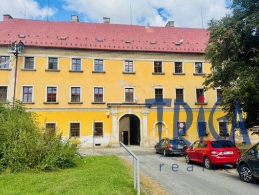 Jaroměř - Josefov: Jednotka 5+KK s krásným výhledem na náměstí foto 1