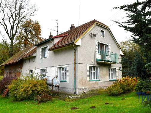 Janov - Zemědělská usedlost se stodolou a pozemky 11 612  m² foto 1