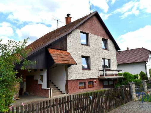 České Meziříčí - Prodej domu 5+1 s pozemkem 1 118  m² a bazénem foto 1