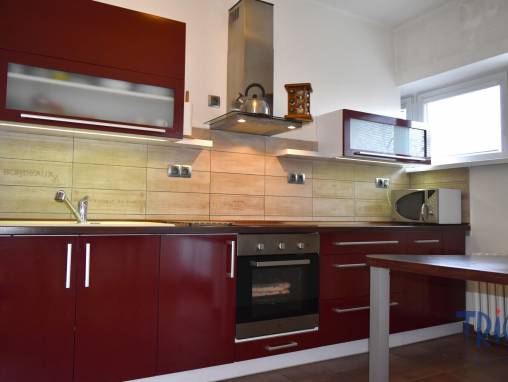 Hradec Králové - pronájem bytu 2+1 se dvěma balkony a plochou 80  m² foto 1