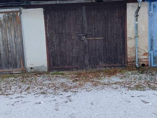 Josefov u Jaroměře - Pronájem Garáže foto 1