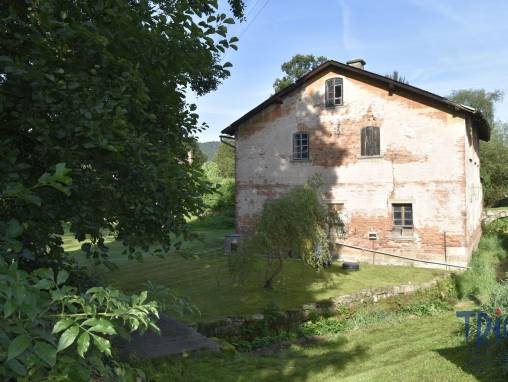 Křinice - Prodej objektu s číslem popisným a pozemkem 1 558  m² foto 1