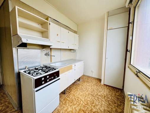 Jaroměř - Družstevní byt 2+1 s lodžií foto 1