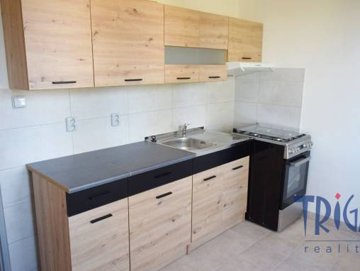 Dvůr Králové nad Labem - Pronájem pěkného bytu 3+1 po rekonstrukci foto 1