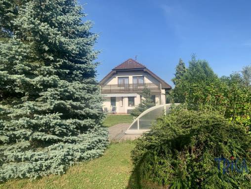 Jaroměř - Josefov - rodinný dům s bazénem, velkou parcelou a krásným výhledem foto 1