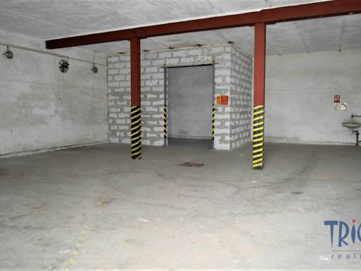 Jaroměř - pronájem skladovacích prostor 400 m² foto 1