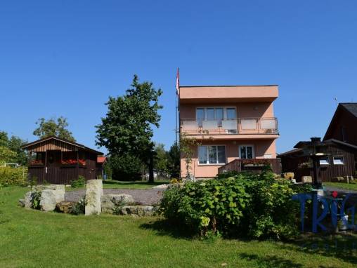 Dvůr Králové n. L. - zděný domek se velkou zahradou foto 1