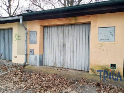 Dvůr Králové nad Labem - Pronájem garáže 24  m² foto 1