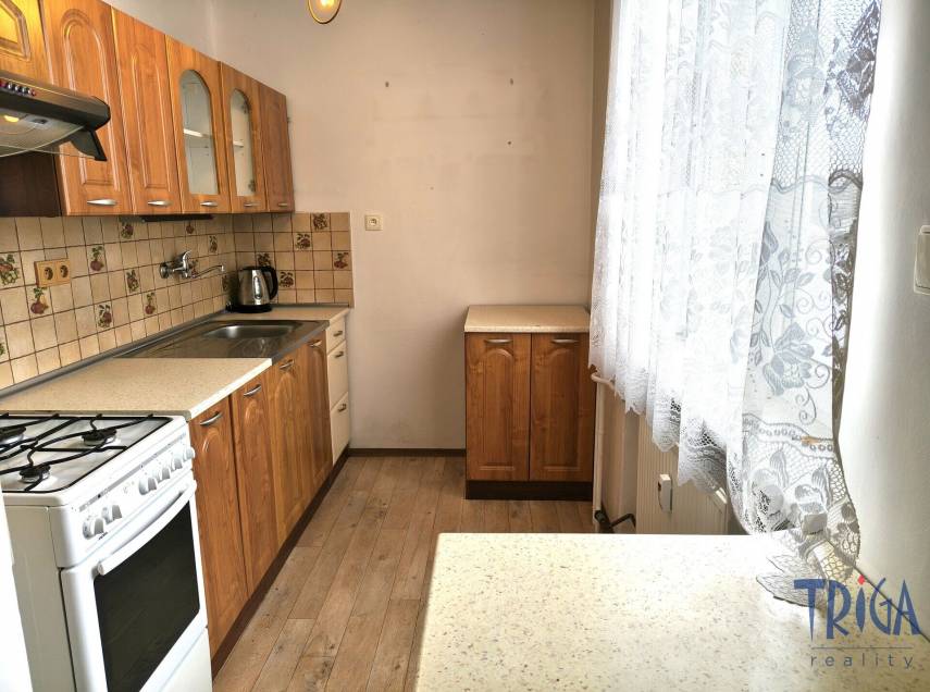 Velká Jesenice - Prodej bytu 3+kk s garáží a zahrádkou