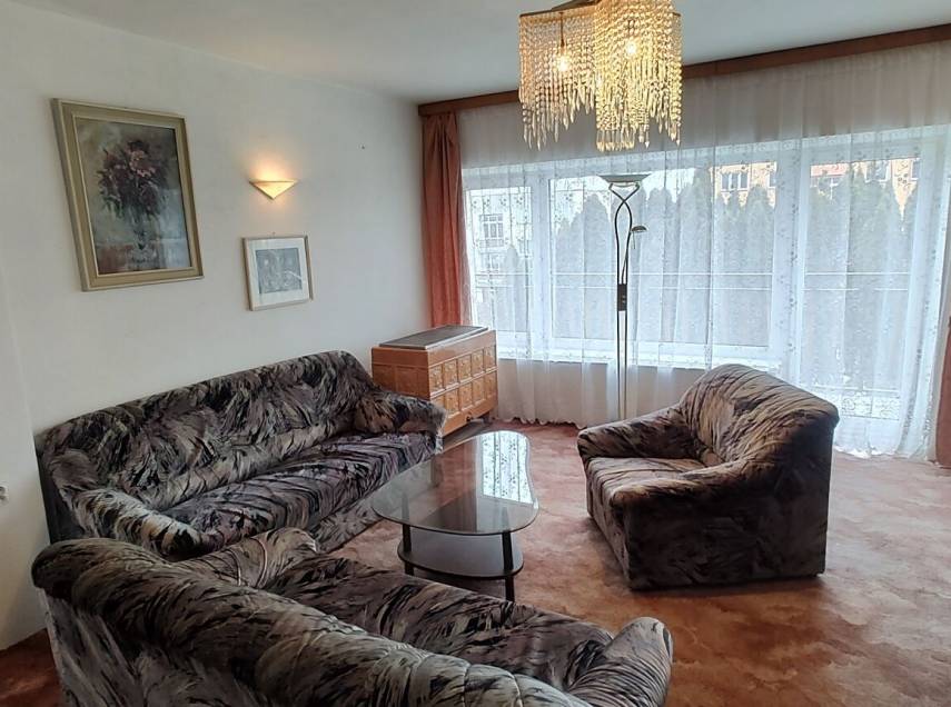 Nové Město nad Metují - Pronájem slunného bytu 3+1 s velkou lodžií a komorou