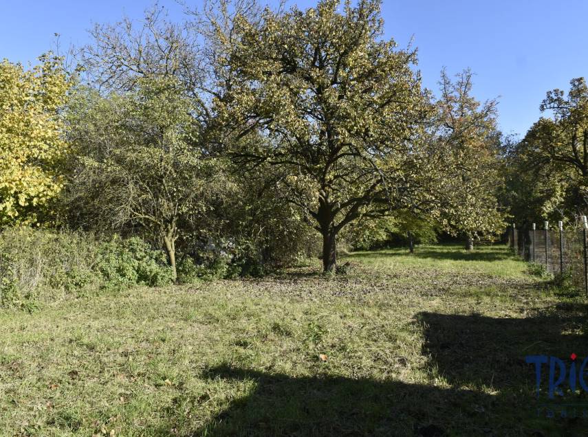 Starý Bydžov - Prodej pozemku 1 366  m² s původní stavbou