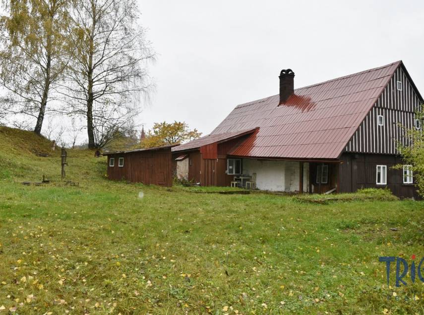 Štikov - rodinný dům s pozemky 3155  m²