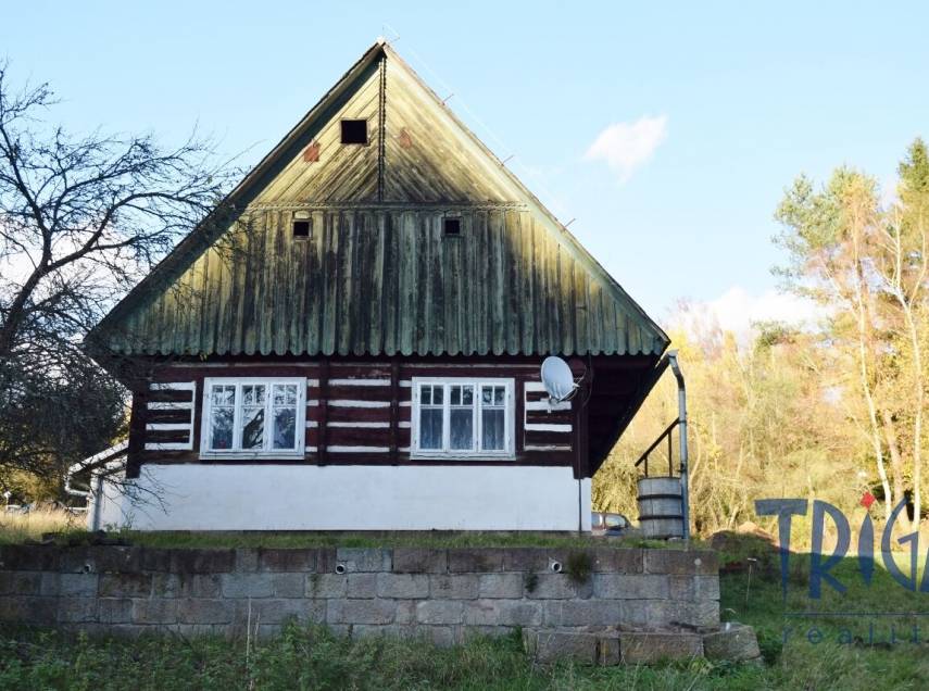 Mostek - Starší chalupa u lesa na Souvrati s velkým pozemkem