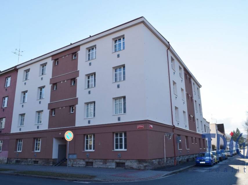 Dvůr Králové n. L. - Zděný byt 2+kk u centra