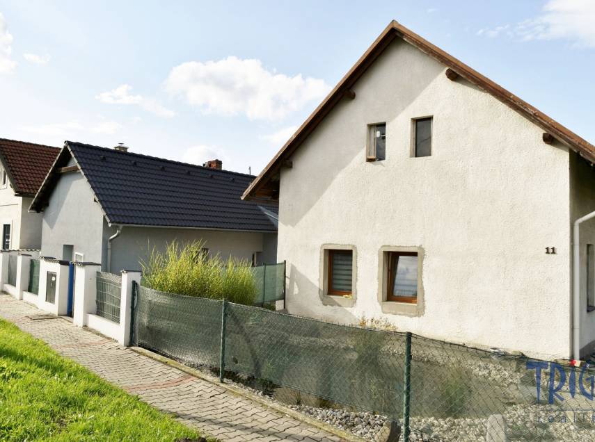 Staré Hradiště - Brozany - dva domy s pozemkem 934  m²