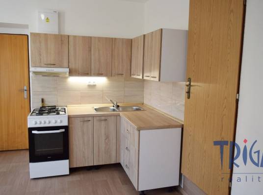 Dvůr Králové n. L. - Dlouhodobý pronájem bytu 1+kk