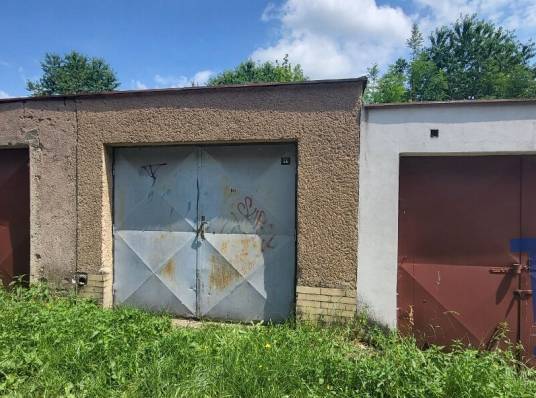 Dvůr Králové nad Labem - Pronájem zděné garáže