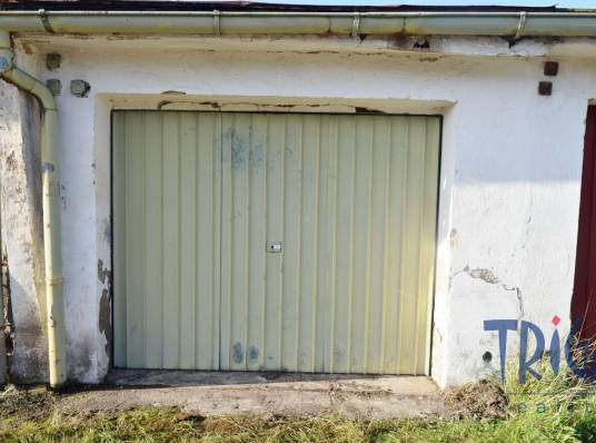 Dvůr Králové nad Labem - Prodej zděné řadové garáže