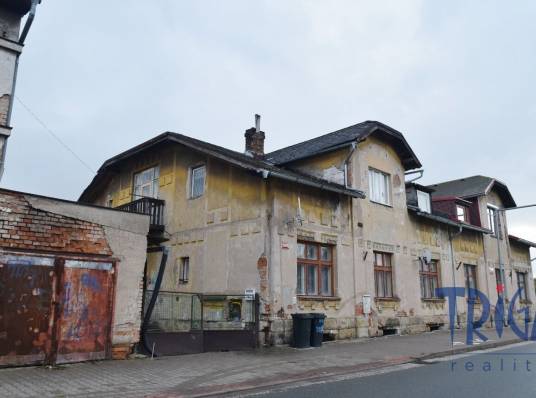 Dvůr Králové nad Labem - Prodej staršího bytu s vlastní zahradou