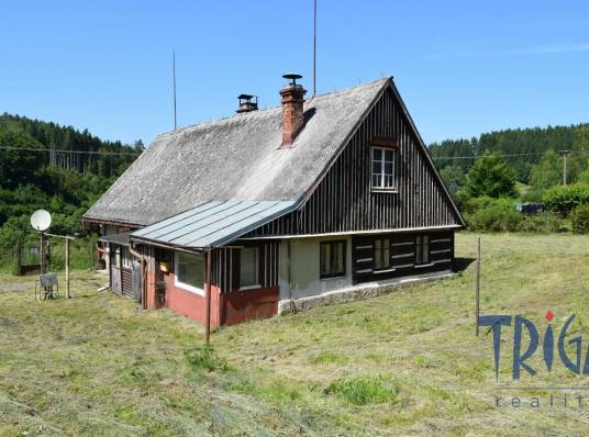 Debrné u Mostku - Poloroubená chalupa s nádherným výhledem