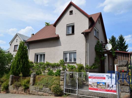 Trutnov - Rodinná vila v centru se zahradou a garáží