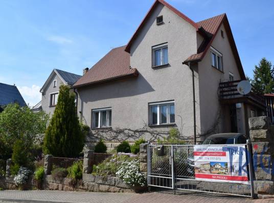 Trutnov - Rodinná vila v centru se zahradou a garáží